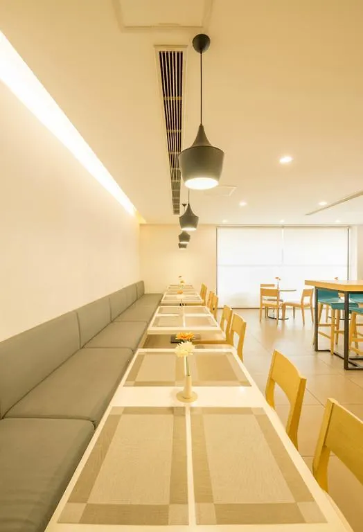 Hanting Express Zhengzhou Ruhe Road Отель