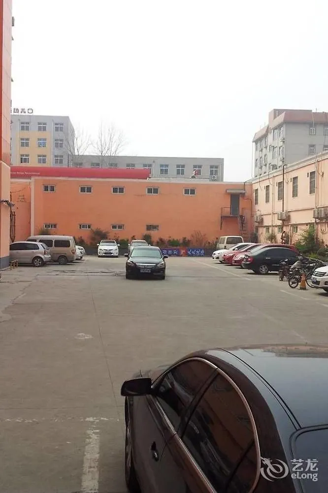 Отель Hanting Express Zhengzhou Ruhe Road
